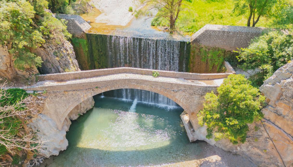 Ponte Palaiokarya, Grecia