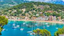 La baia dei pirati capace di stregare esploratori e navigatori: Port de Sóller, un rifugio baciato dalle onde del Mediterraneo