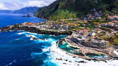 Quando il fuoco sposò il mare: Porto Moniz, la gemma nera di Madeira intagliata dalla furia dell’oceano