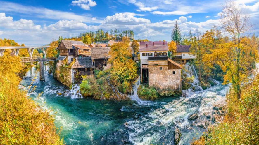 Il fiabesco borgo che è il regno delle fate e dei mulini: Rastoke, il villaggio sull’acqua della Croazia