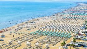 Rimini “contro” gli influencer, la località balneare dice stop ai video falsi