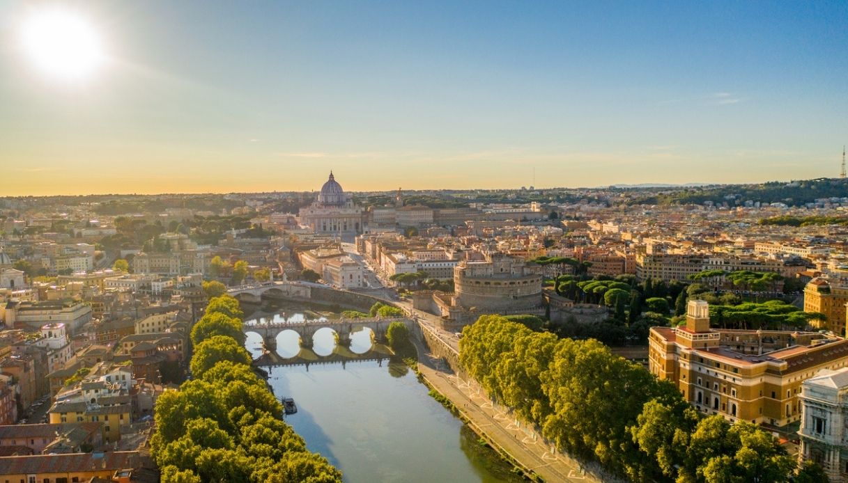 Roma vista dall'alto all'alba