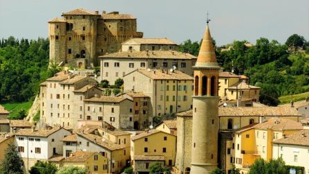Forbes celebra Sant’Agata Feltria, il borgo con un teatro appena diventato Patrimonio UNESCO