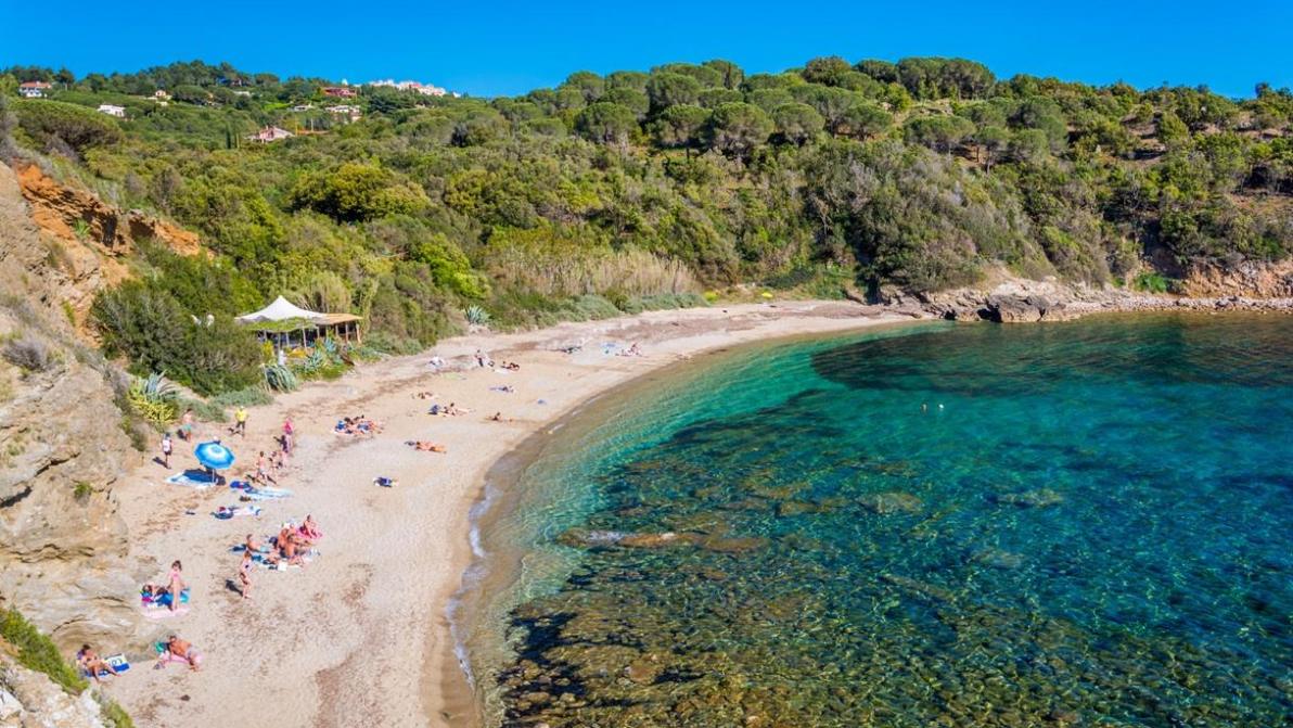 5 isole della Toscana conquistano il Guardian: una è un rifugio segreto senza auto
