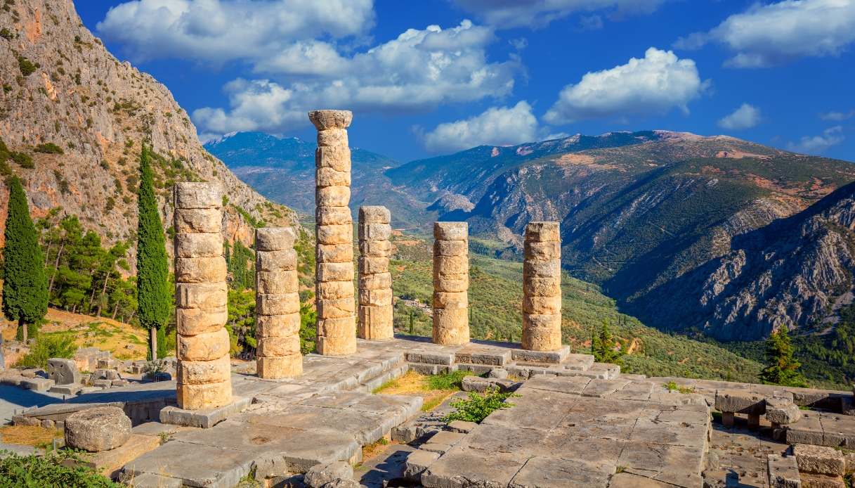 Aperti 126 luoghi storici gratis in Grecia sotto la luna piena