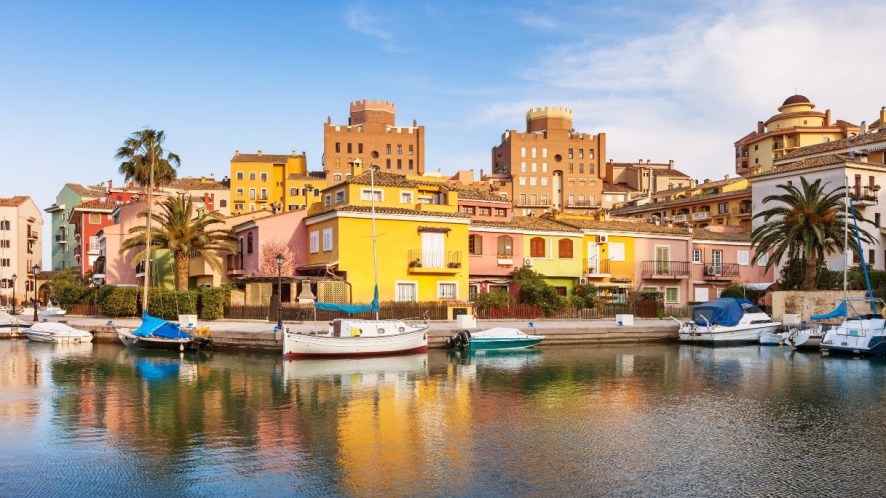 Un autunno inaspettato tra isole, città e magia con la promo flash Ryanair