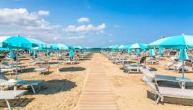 Accesso al mare, la regola che molti non conoscono: il diritto dei bagnanti sulle spiagge