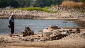 La siccità fa emergere dal Danubio resti della Seconda guerra mondiale e persino un ponte romano