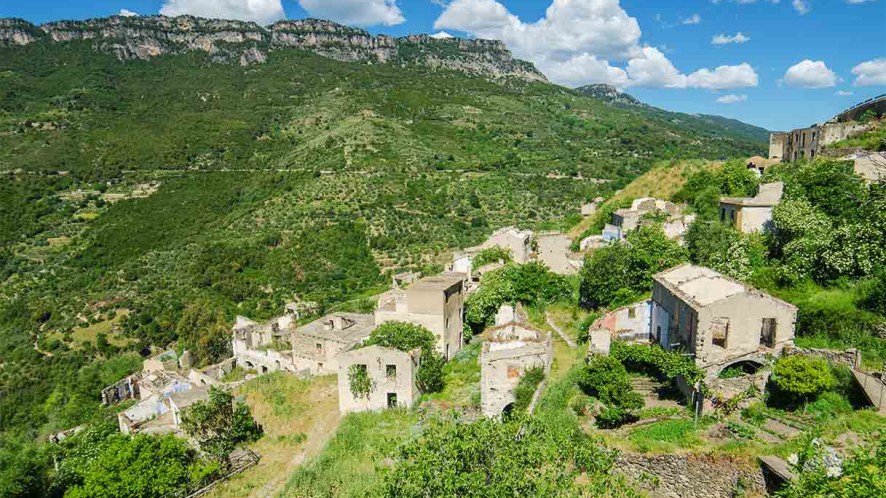 Gairo Vecchio, il borgo fantasma più famoso della Sardegna