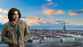 Il Cileno ci fa viaggiare nel tempo tra questa città italiana e una splendida “isola fuori dal tempo”