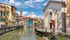 Omegna, la città di Rodari sul Lago d’Orta dove anche il fiume inventa una fiaba tutta sua