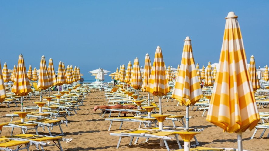 Vacanze al mare, boom di prenotazioni online: ecco le 5 province più cliccate