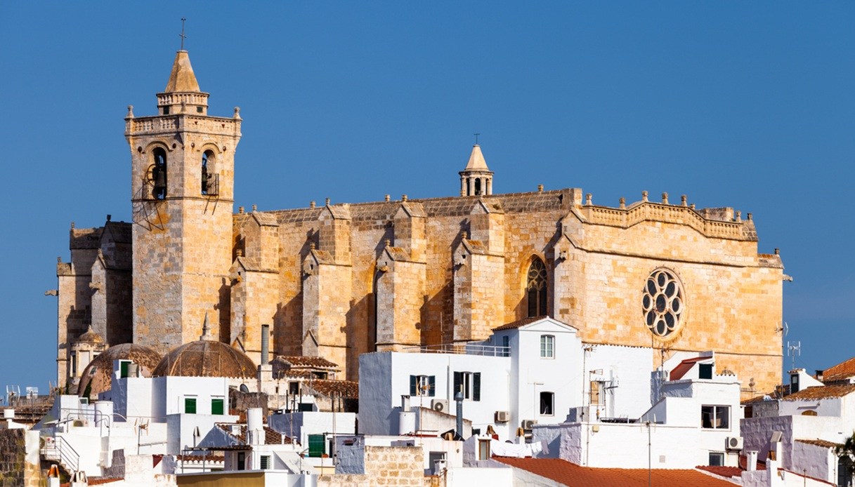 Ciutadella de Menorca: dov'è stato girato il film "Ricchi a tutti i costi"