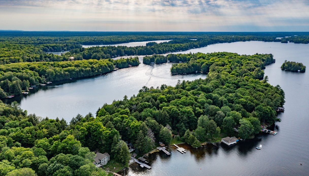 Tra le location di "Sterling Point - L'isola dei segreti" c'è il Lago di Muskoka