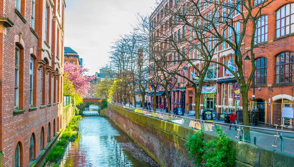 Canal Street, nel cuore del Gay Village di Manchester, è tra le location di "Tip Toe"