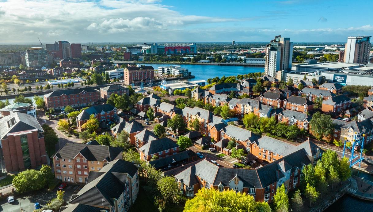 C'è anche Salford, sobborgo della Grande Manchester, tra le location di "Tip Toe"
