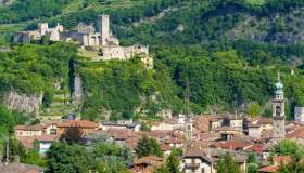 C’è un tesoro nascosto nel Castello di Breno in Valle Camonica: la leggenda che fa sognare