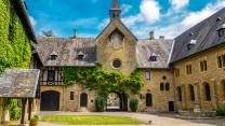 Tra acque leggendarie e la birra trappista delle Ardenne: Abbazia di Orval, un gioiello nella quiete della foresta