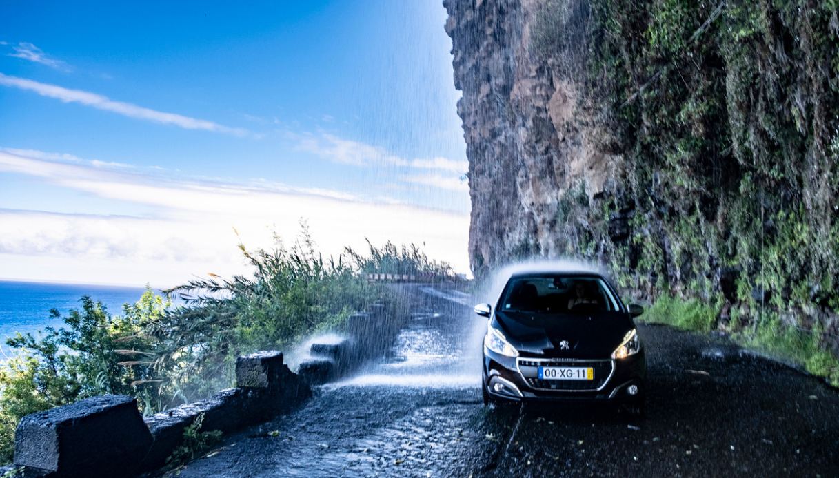 Automobile e Cascata dos Anjos, Portogallo