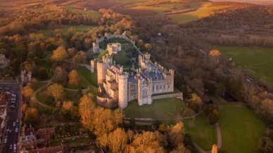 La fortezza del gigante e della spada leggendaria: Castello di Arundel, il colosso che domina il Sussex