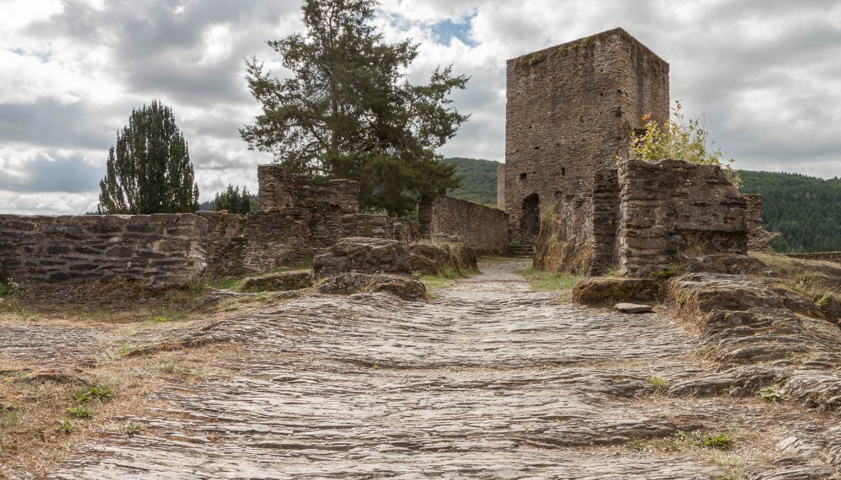Castello di Esch-sur-Sûre, Lussemburgo