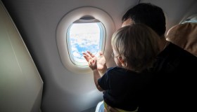 Le migliori compagnie aeree per volare con i bambini: la classifica mondiale nel 2026