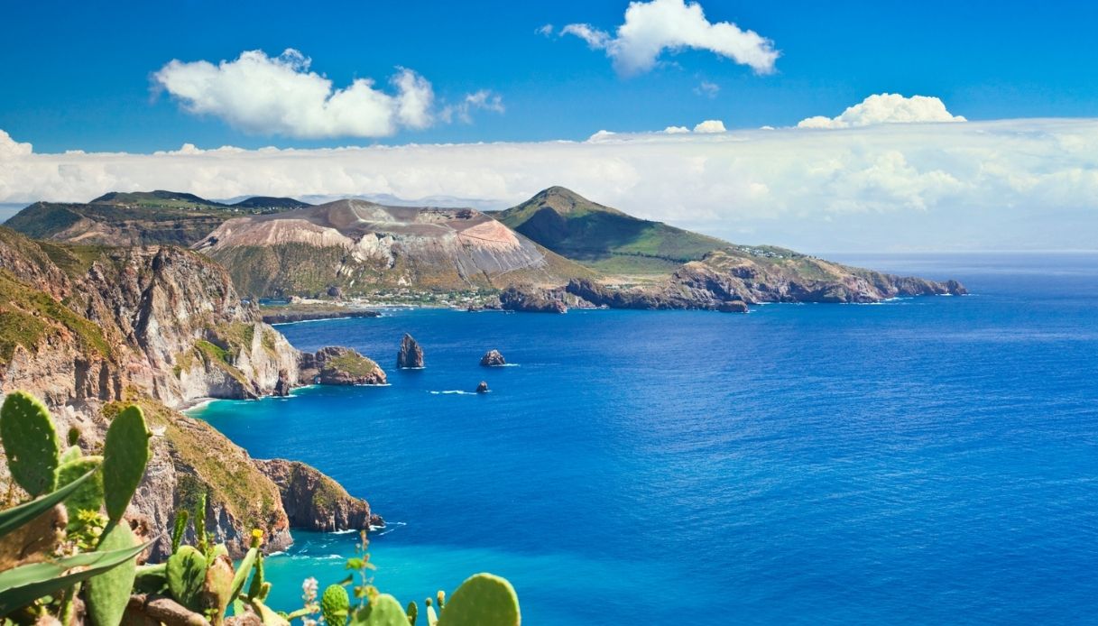 Vista panoramica sulle Eolie