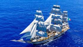 L’Amerigo Vespucci arriva a Castellamare di Stabia: ecco come visitarlo gratuitamente