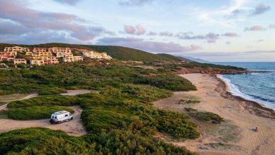 Il volto più selvaggio della Sardegna è la Costa Verde, tra miniere, villaggi fantasma e natura indomita