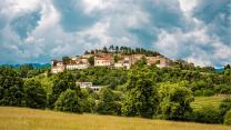 C’è chi lo definisce il Borgo delle Meraviglie: Štanjel, il gioiello del Carso sloveno