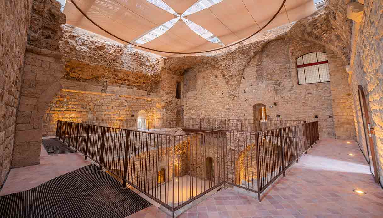 TOUR-MONAST&Egrave;RE-restauro