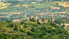 Torgiano, il borgo umbro dove vino e olio raccontano il paesaggio