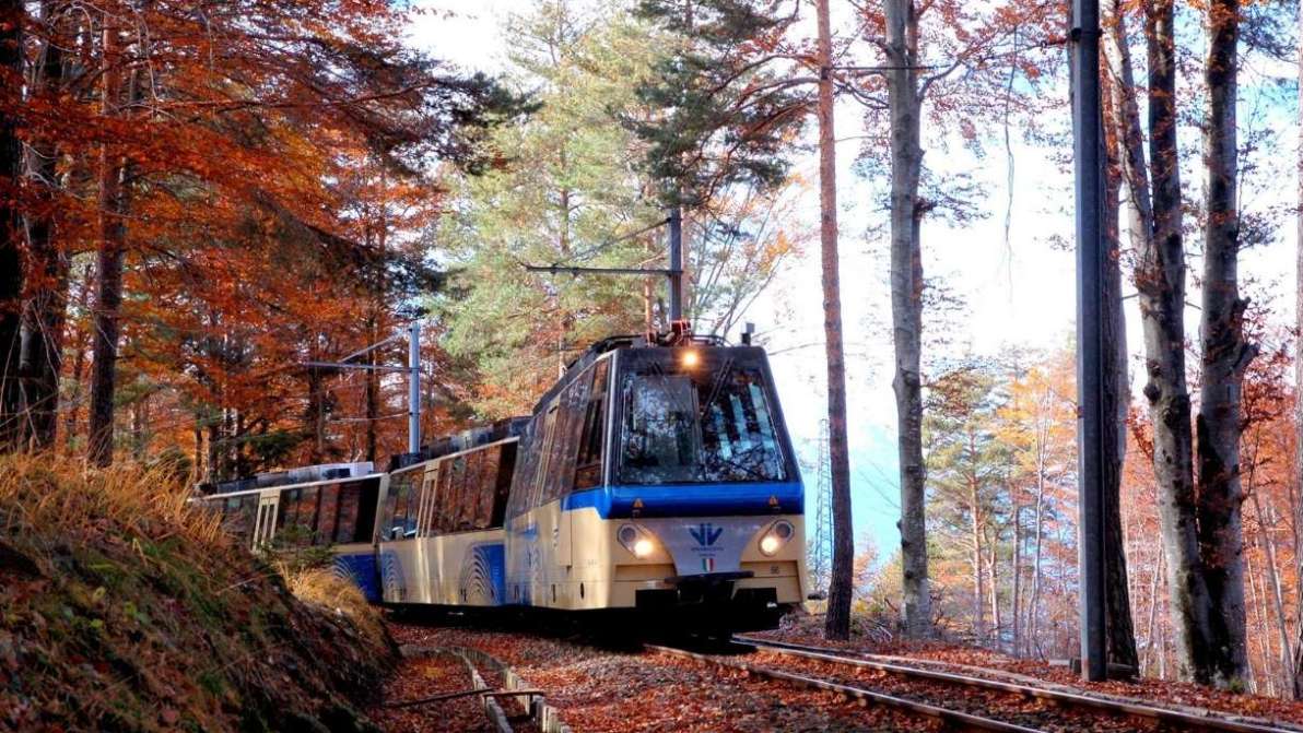 I migliori treni del foliage per quest’autunno: i viaggi più spettacolari da segnare