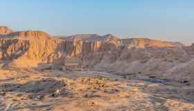 Cosa si nasconde dietro la tomba di Tutankhamon? Nuovi indizi riaprono il mistero di Nefertiti