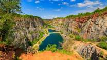 Laghi turchesi, miniere abbandonate e storie inquietanti: Velká Amerika, il Grand Canyon ceco