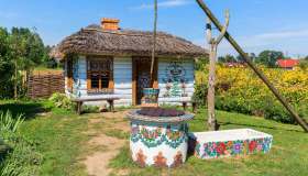 Questo borgo trasforma le case in fiori: Zalipie, una vera e propria perla colorata della Polonia