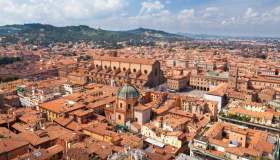 Non è la Bologna delle cartoline: la Bolognina ha conquistato il Guardian