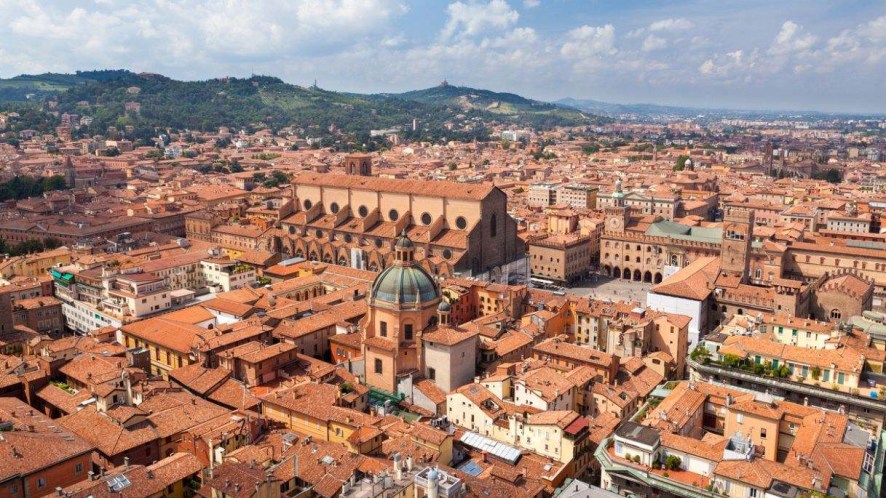 Non è la Bologna delle cartoline: la Bolognina ha conquistato il Guardian