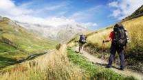 Percorre il cammino più lungo del mondo in 470 giorni: “Ho il portafoglio più vuoto, ma sono molto più ricco”