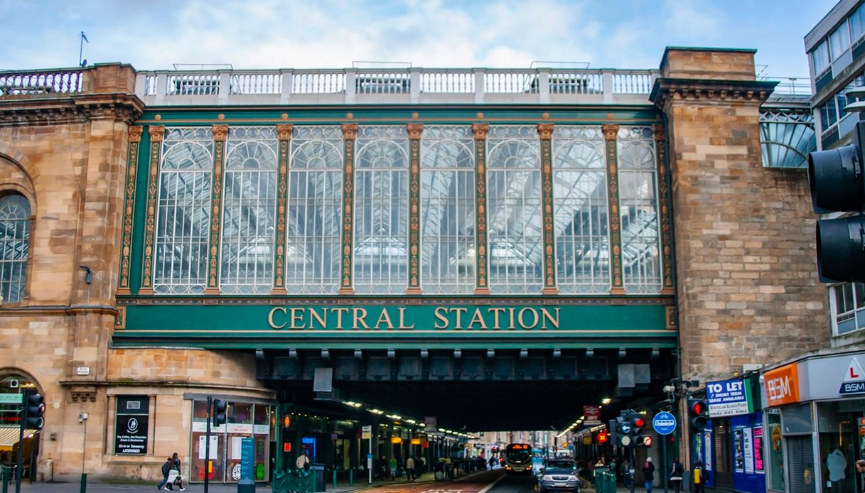 C'&egrave; la stazione centrale di Glasgow tra i luoghi dov'&egrave; stata girata la nuova serie thriller di Sky "Nightsleeper - Fuori controllo"