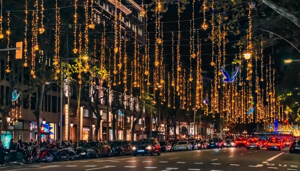 Barcellona illuminata nel periodo natalizio