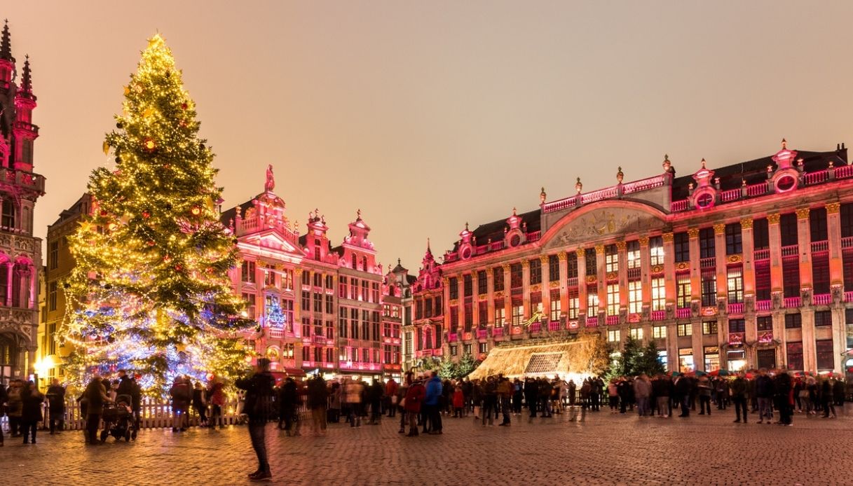 Bruxells illuminata per Natale
