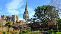 Un tuffo tra i mattoni rossi e le rovine di Chichester, la città inglese che custodisce 2000 anni di storia