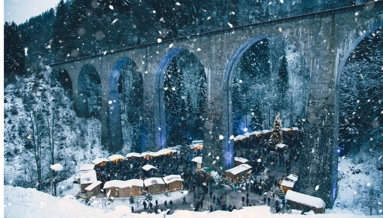Lo scenografico Mercatino di Natale della Gola di Ravenna