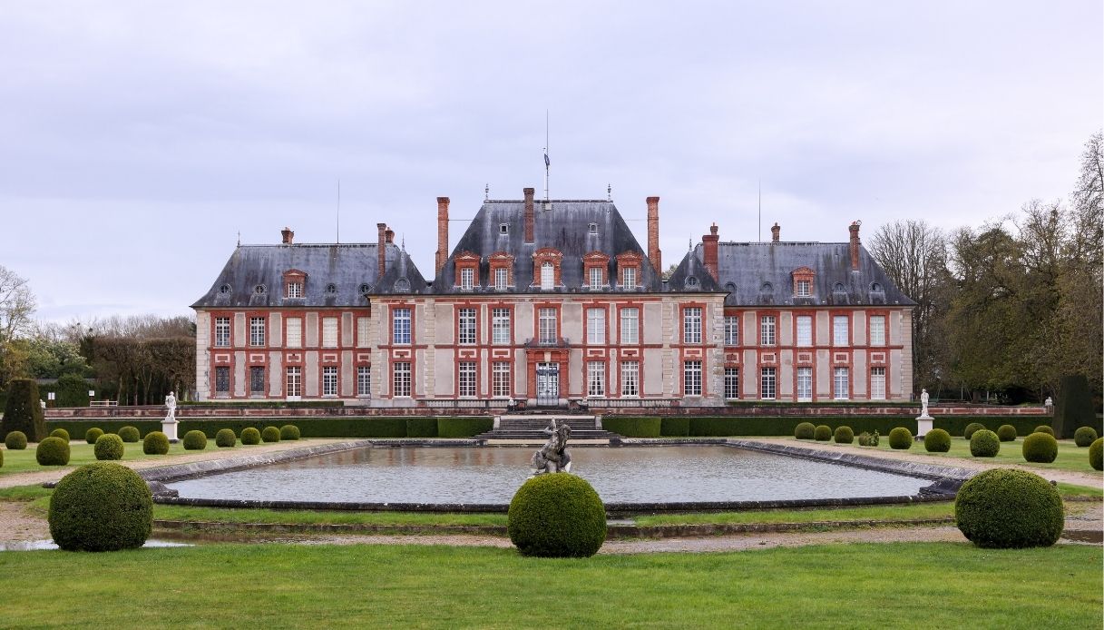 Lo Ch&acirc;teau de Breteuil vicino a Parigi