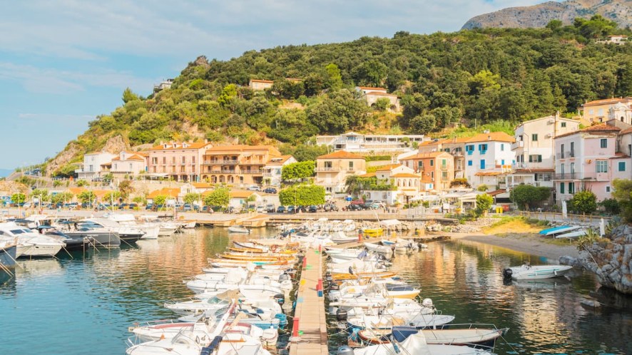 Borghi da scoprire in treno, 3 mete italiane perfette per una fuga fuori stagione