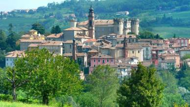 Costigliole d’Asti vince Communities in Bloom 2026: il borgo piemontese premiato per il verde