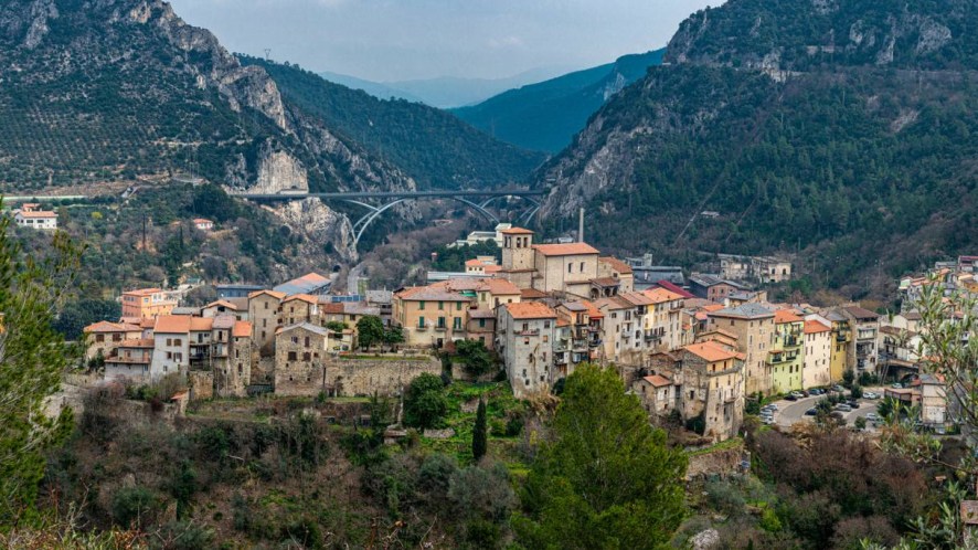 Il minuscolo borgo dove la pietra incontra il cinema da Oscar: Papigno, un angolo di Umbria sorprendente