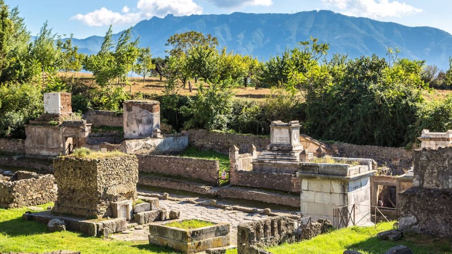 A Pompei riaffiora l’armadio di una donna che non tornò più: al suo interno i ricordi di una vita