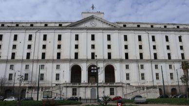 Il Real Albergo dei Poveri riapre la sua terrazza: Napoli torna in scena tra teatro e musica
